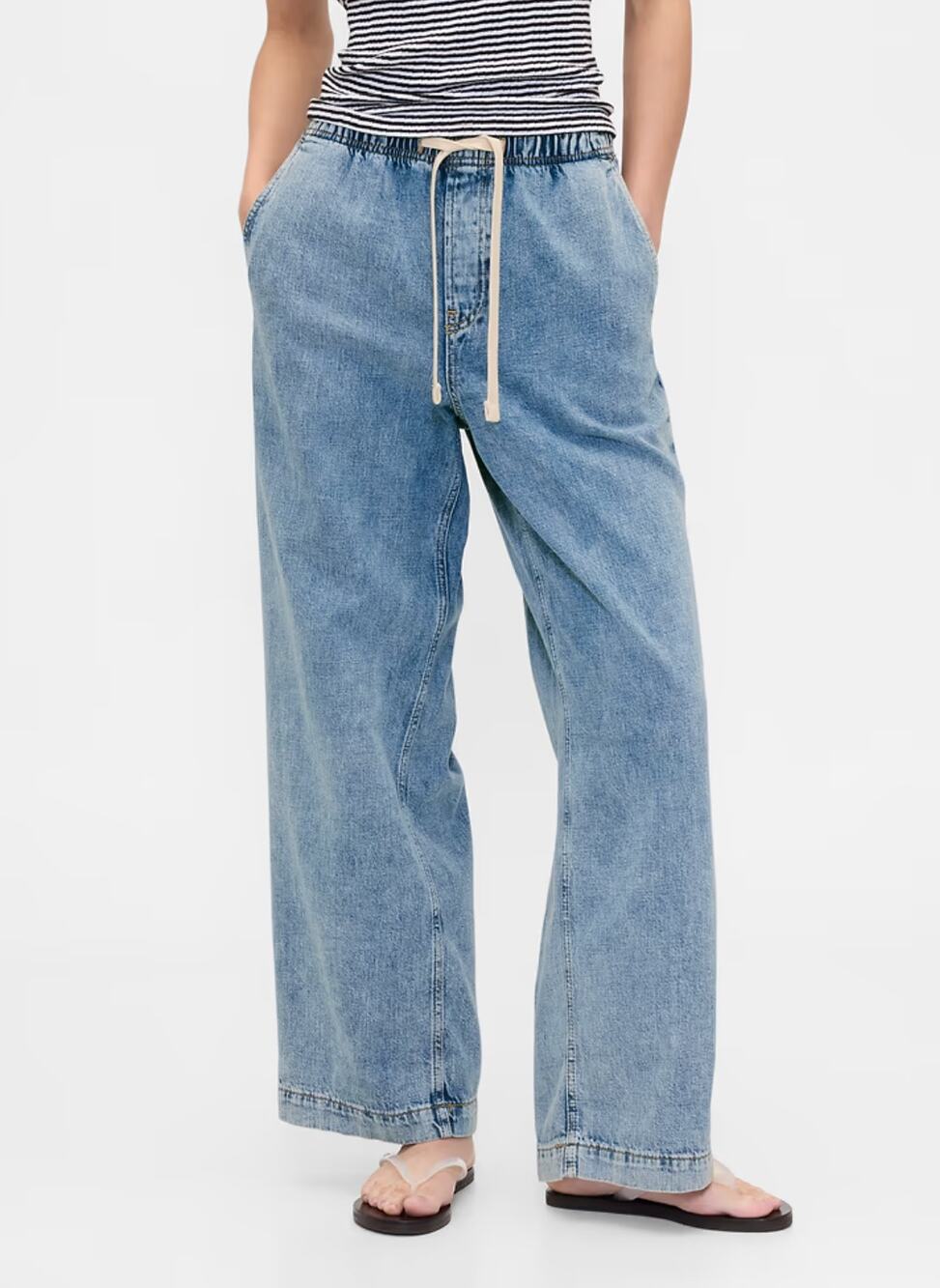 GAP High Rise Pull-On Wide Leg Jeans in Light Wash Size Medium